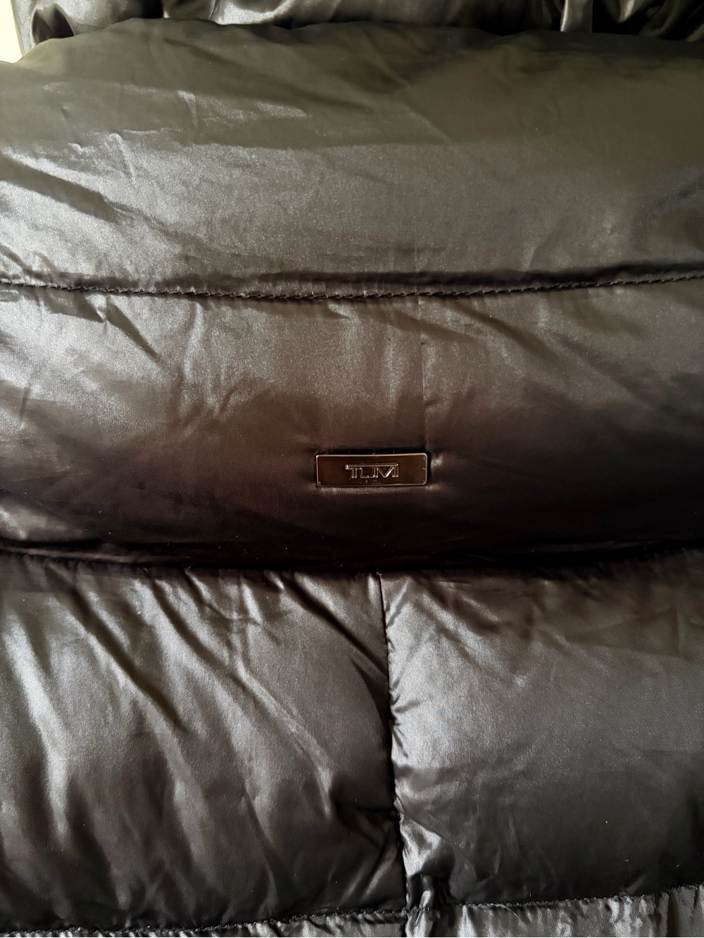TUMI Black Lightweight Down Puffer Coat Convertible Backpack XL - Picture 8 of 11